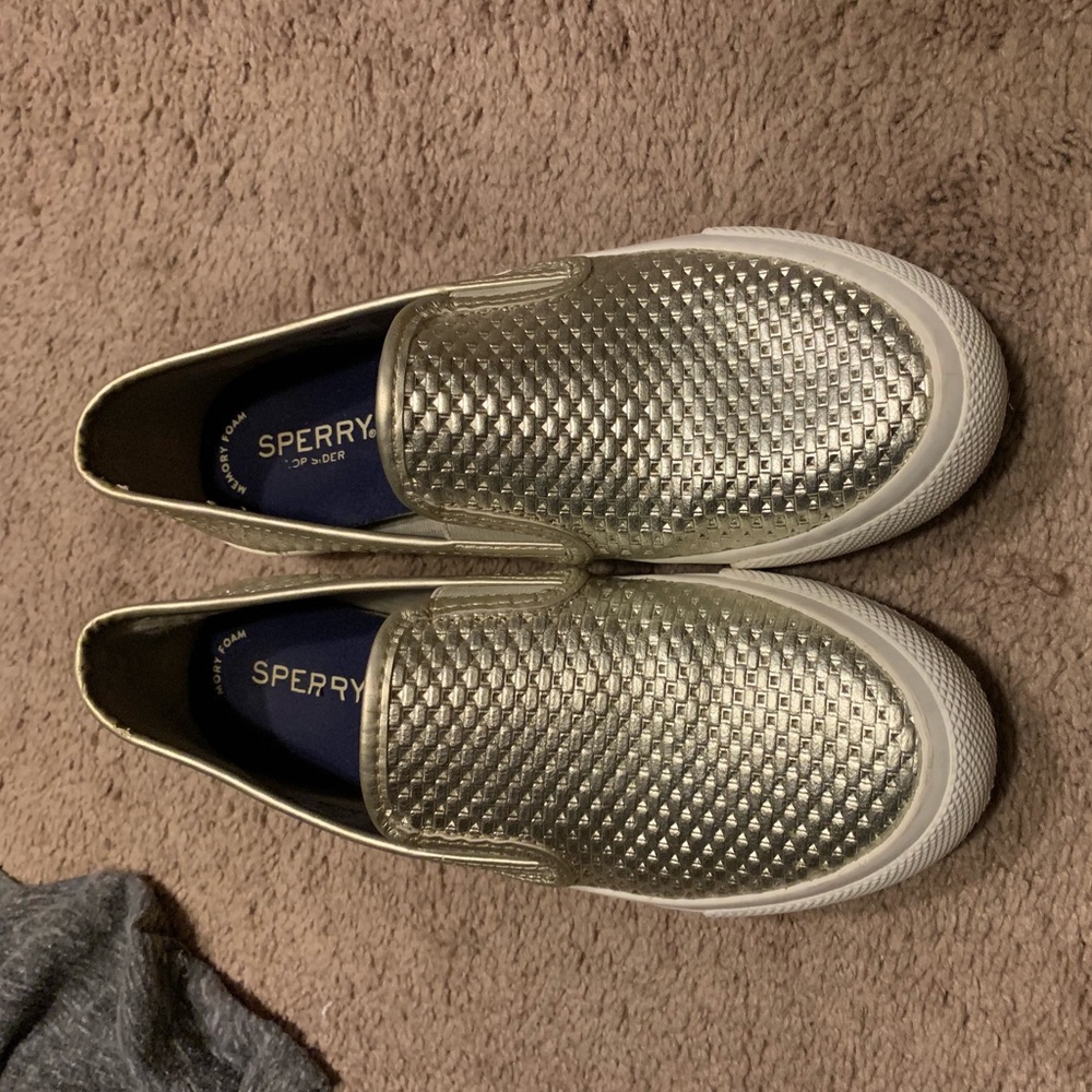 Gold sperrys size 7